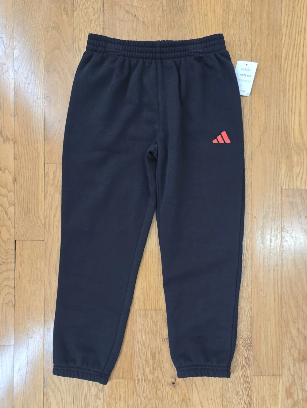ADIDAS BRAND SIGNATURE BOYS RED & BLACK SHORT SLEEVE T-SHIRT &  PANTS SET SIZE 6